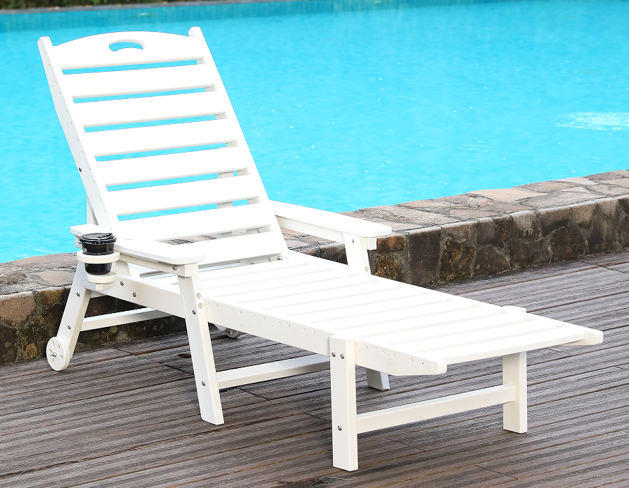 Žiarivo biele kreslo HDPE Solo Adirondack